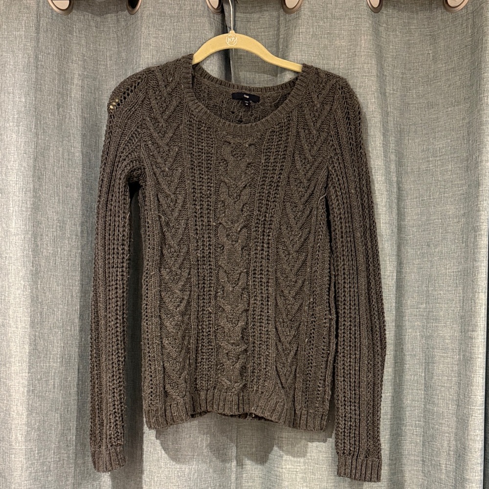 Gap Cable Knit Sweater in Dark Gray
